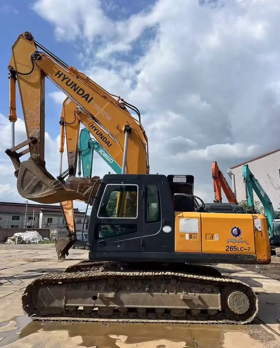 Used Hyundai 265LC-7 Excavator photo 1