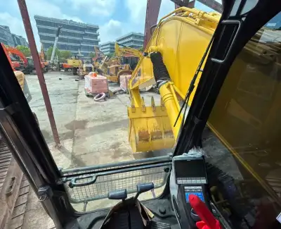 Used Komatsu PC200 Excavator photo 12