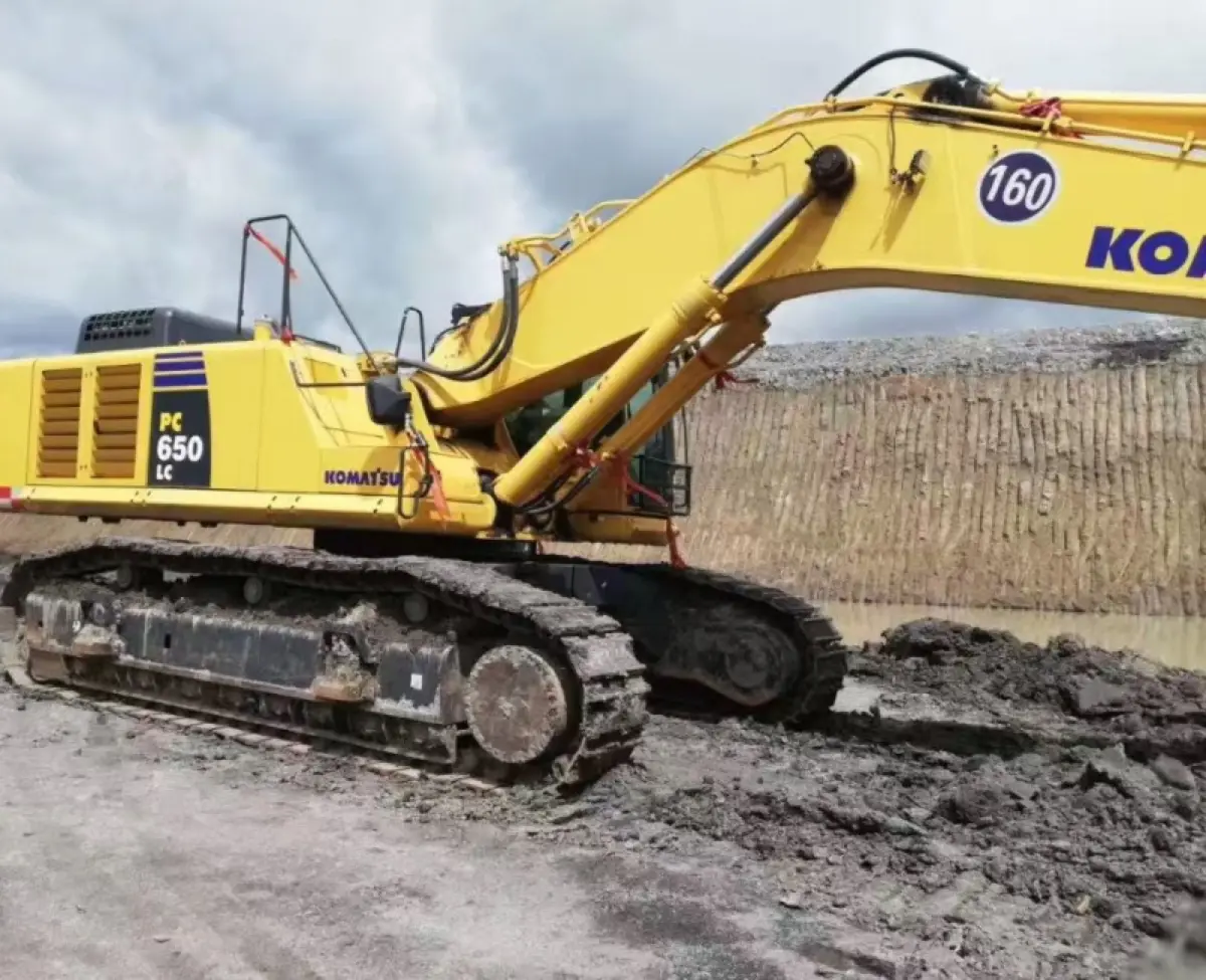 Used Komatsu PC650 Excavator photo 1