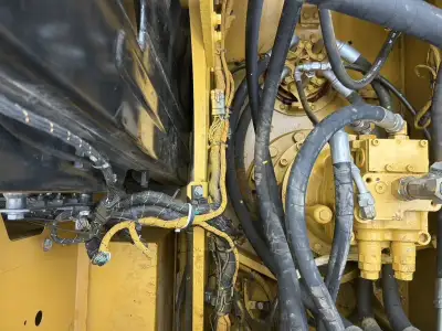 Used Caterpillar 320GC Excavator photo 10