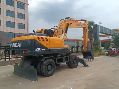 Used Hyundai 210W-9 Wheeled Excavator photo 2