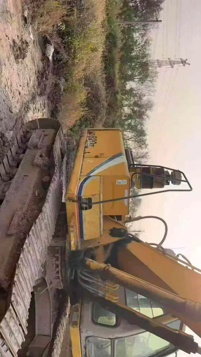 Used Kato 820 Excavator photo 1