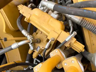 Used Caterpillar 390D Excavator photo 5