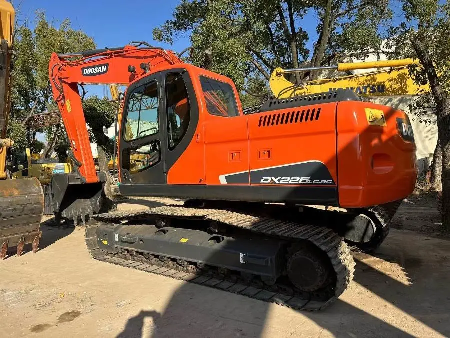 Used Doosan DX225LC-9C Excavator photo 1
