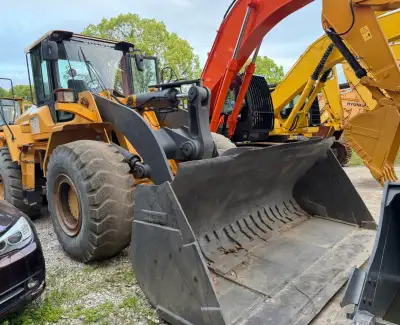 Used Volvo L120G Wheel Loader photo 2