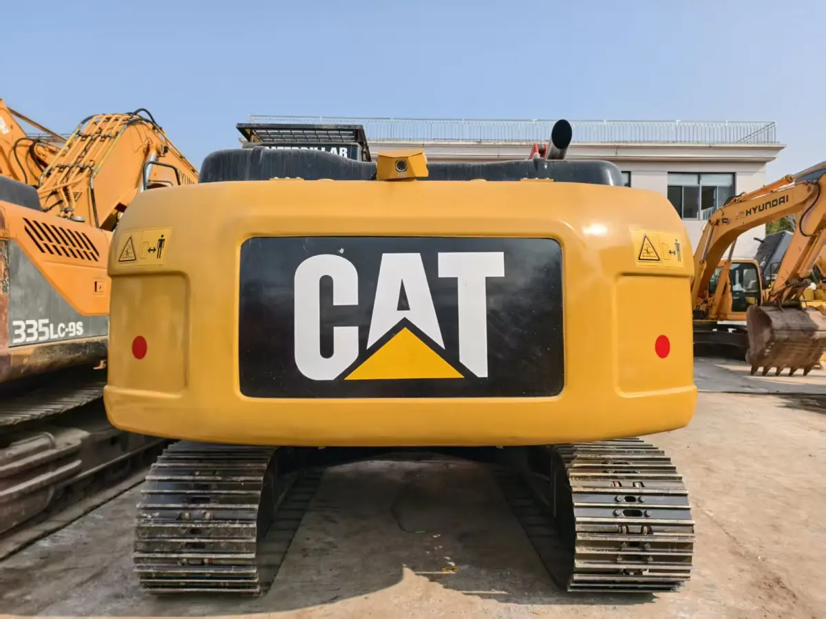 Used Caterpillar 320D Excavator photo 1