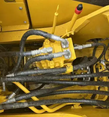 Used Komatsu PC220-7 Excavator photo 9