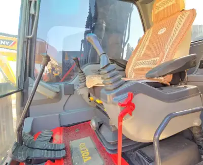 Used Volvo 140 Excavator photo 5