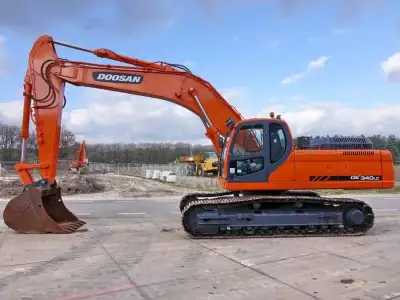 Used Doosan DX340LC Excavator photo 4