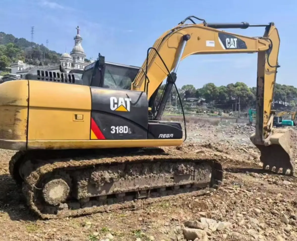 Used Caterpillar 318D Excavator photo 1