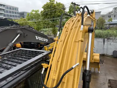 Used Caterpillar 325 Excavator photo 10