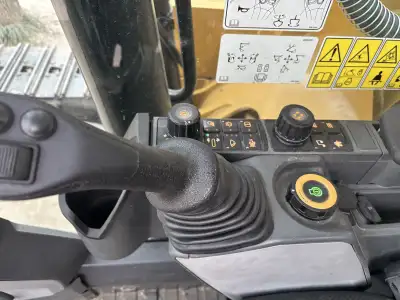 Used Caterpillar 320 Excavator photo 10