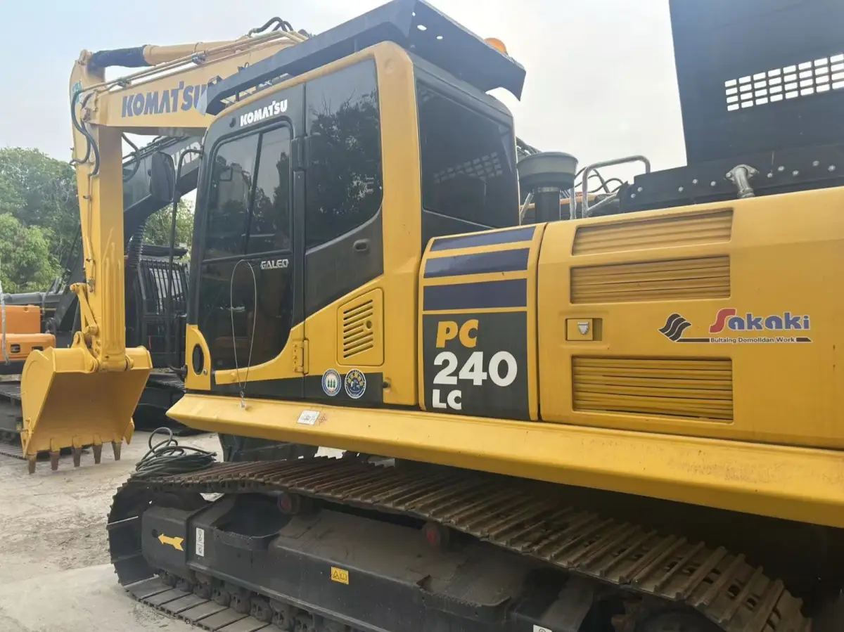 Used Komatsu PC240 Excavator photo 1