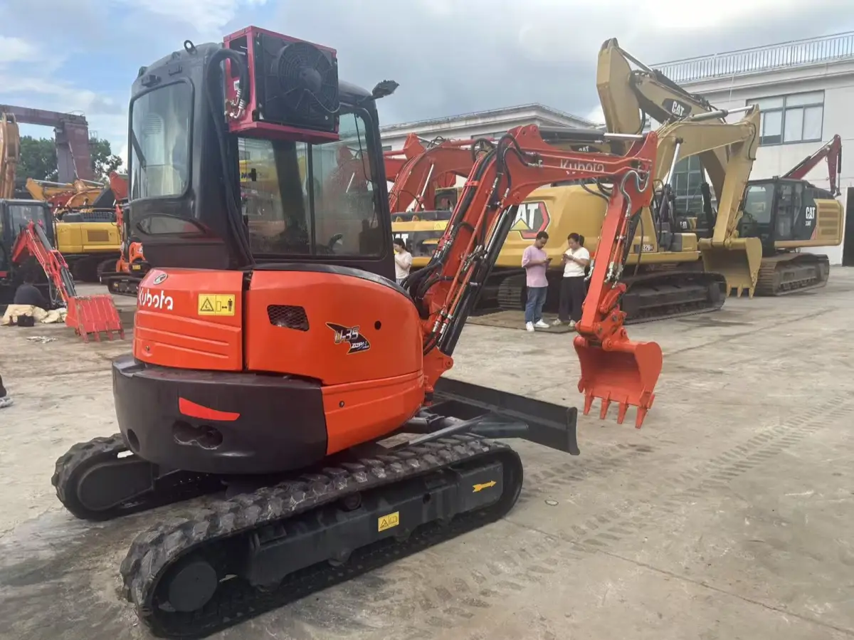 Used Kubota 35 Mini Excavator photo 1