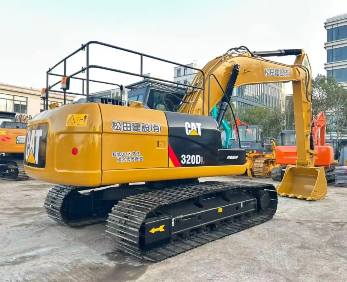 Used Caterpillar 320D Excavator photo 1