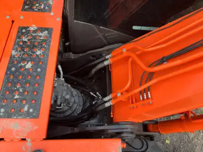 Used Hitachi 240 Excavator photo 5