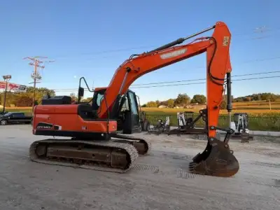 Used Doosan DX140LC Excavator photo 4