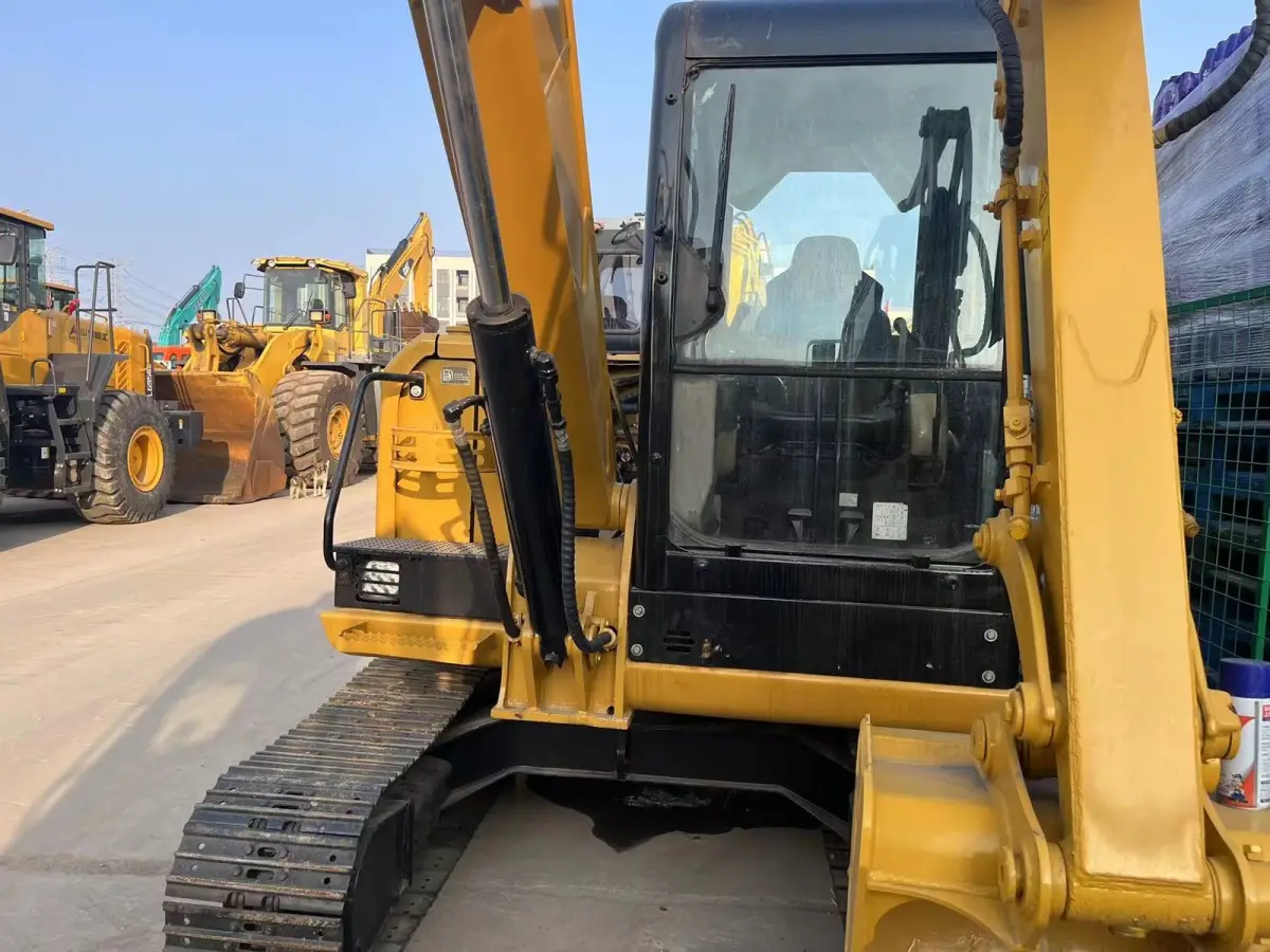 Used Caterpillar 305.5E2 Mini Excavator photo 1