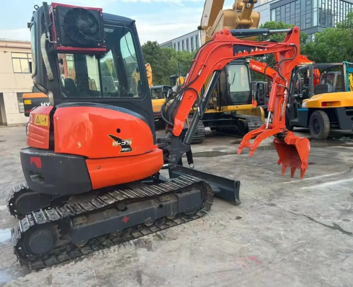 Used Kubota U35 Mini Excavator photo 1
