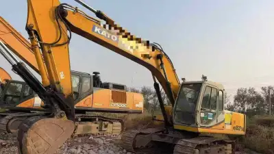 Used Kato 820 Excavator photo 2