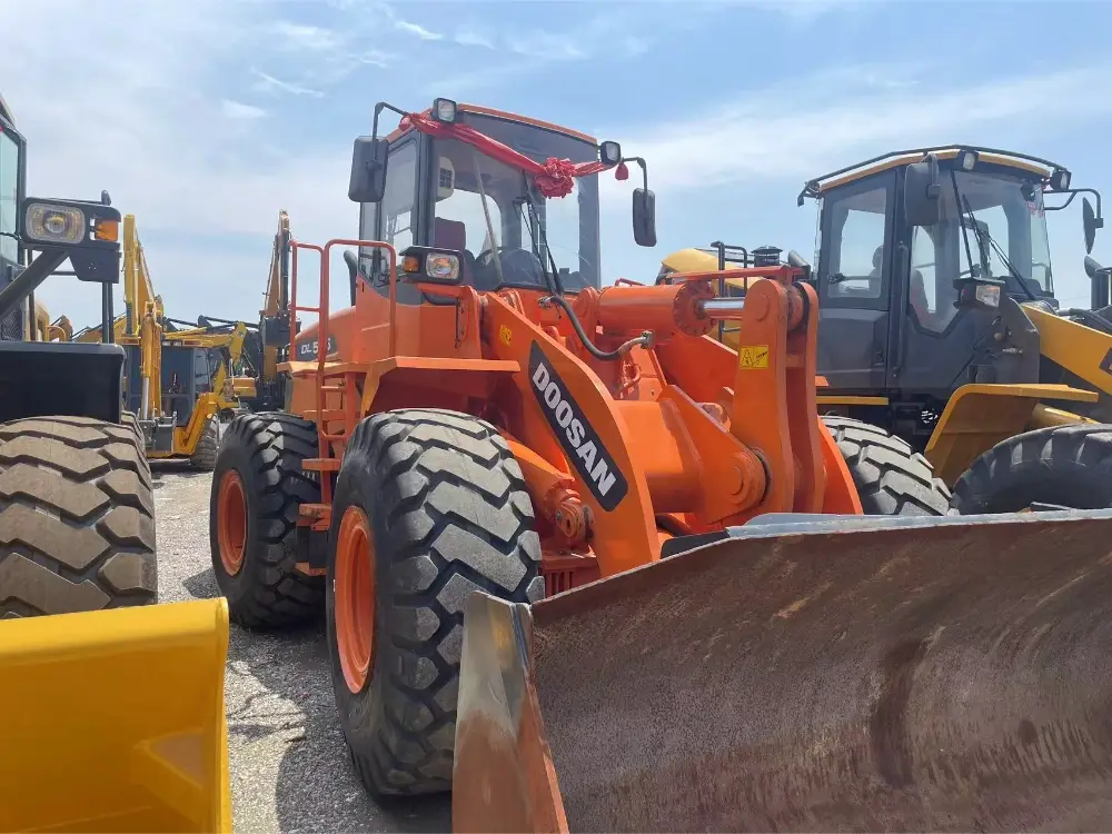 Used Doosan DL505 Wheel Loader photo 1