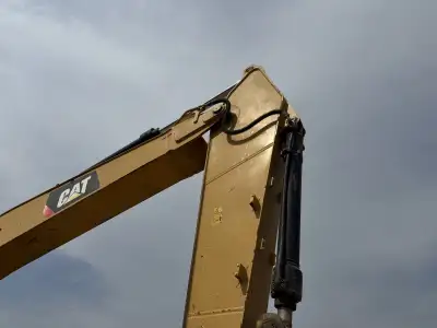 Used Caterpillar 320GC Excavator photo 11