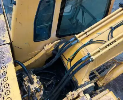 Used Hyundai 210LC Excavator photo 11