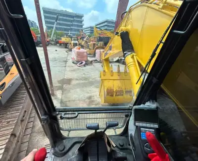 Used Komatsu PC200 Excavator photo 10