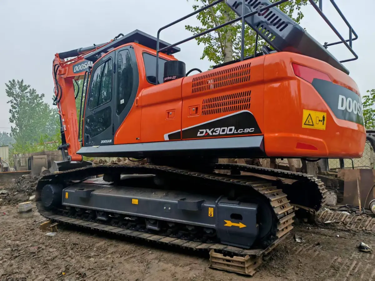 Used Doosan DX300LC-9C Excavator photo 1