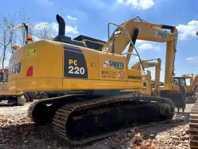 Used Komatsu PC220-8 Excavator photo 3