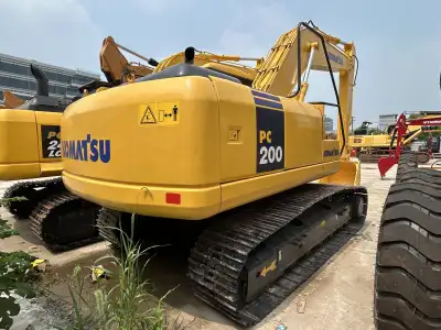 Used Komatsu PC200-7 Excavator photo 2