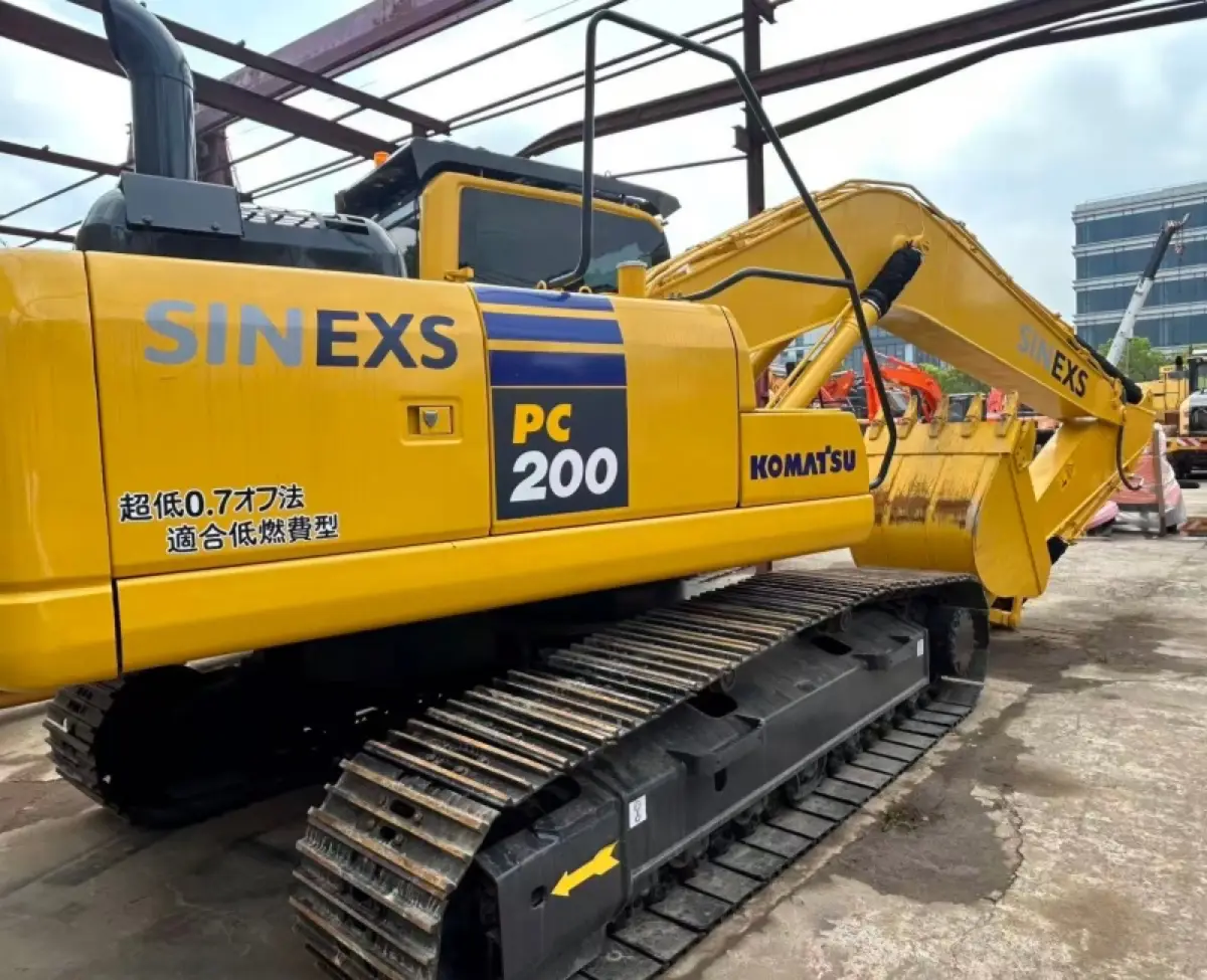 Used Komatsu PC200 Excavator photo 1