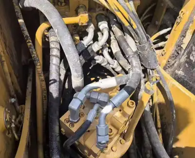 Used Caterpillar 318D Excavator photo 6
