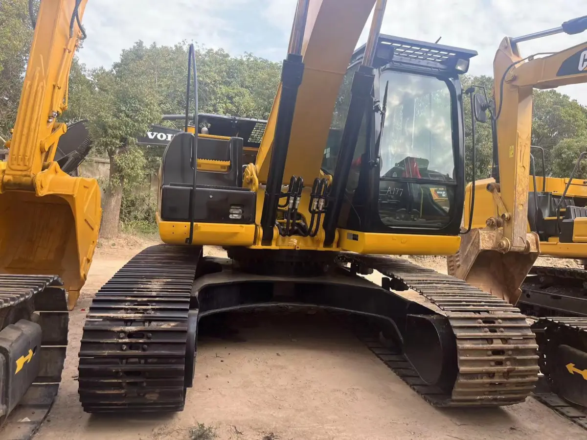 Used Caterpillar 323D Excavator photo 1