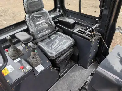 Used Shantui SD22 Bulldozer photo 5
