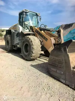 Used Liebherr 550 Wheel Loader photo 2