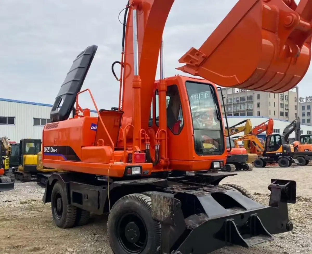 Used Doosan DH210W Excavator photo 1