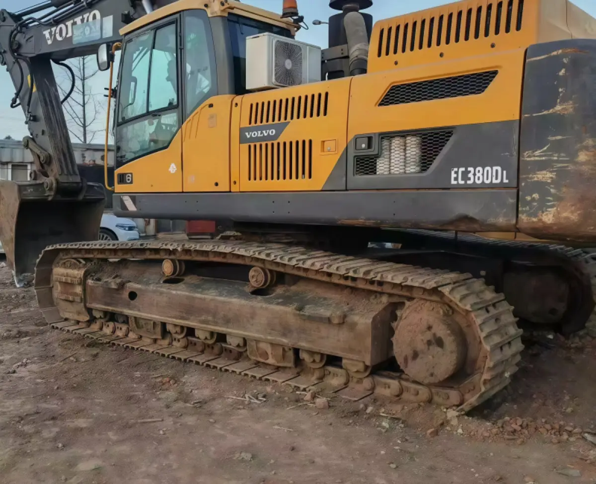 Used Volvo 380 Excavator photo 1