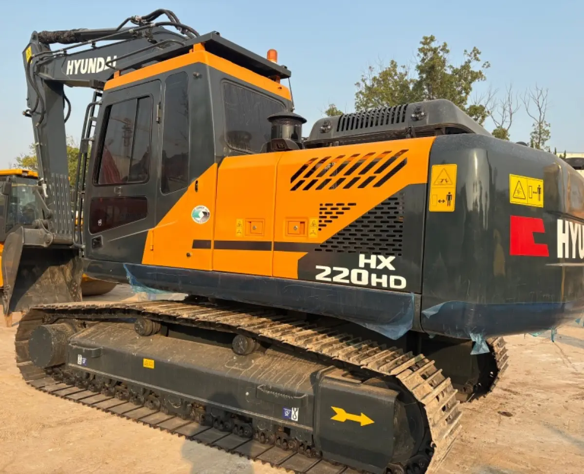 Used Hyundai HX220HD Excavator photo 1