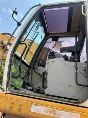 Used Liebherr 944 Excavator photo 3