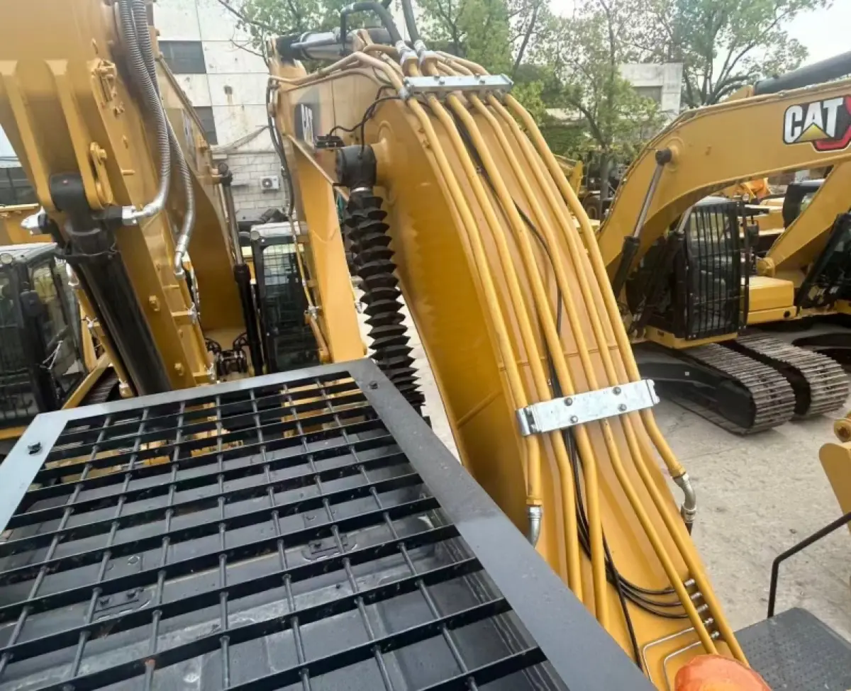 Used Caterpillar 325D2L Excavator photo 1